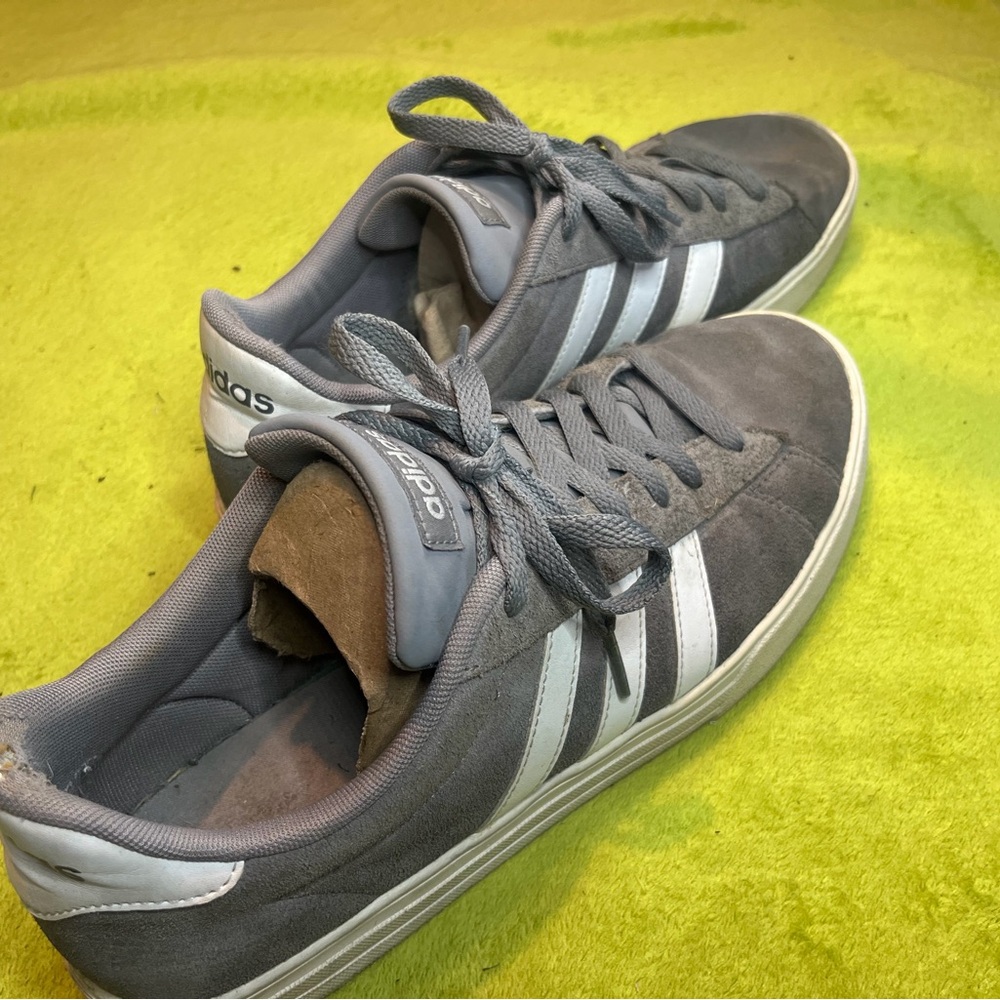 Mens Adidas beige suede trainers three stripe 753003 usa 10.5… $25.00 - Picture 6 of 7